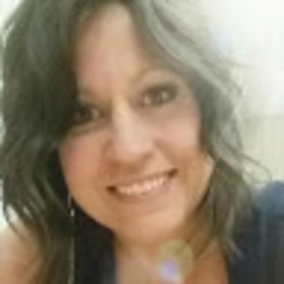 Meet your Posher, Cindy - Picture 1 of 1